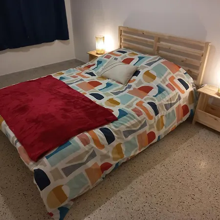 3 Pieces + Parking アパート *